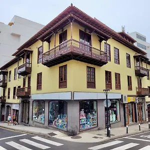 The Balcony House With Free Parking Apartamento